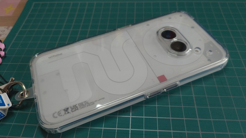 交換した透明保護ケース